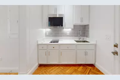 21 Regent Cir #1, Brookline, MA 02445 - Photo 10