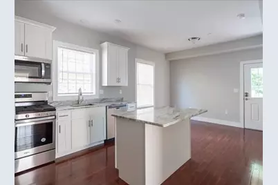 33 Covington St #3, Boston, MA 02127 - Photo 2