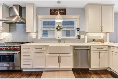 58 Metropolitan Ave #2, Boston, MA 02131 - Photo 2