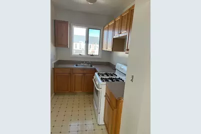 171 Tinkham St #3, New Bedford, MA 02746 - Photo 2