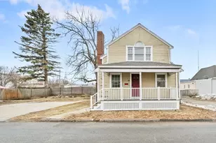 10 Cottage Ave, Danvers, MA 01923 - Photo 2