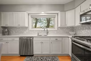 6 Whalers Ln, Salem, MA 01970 - Photo 4