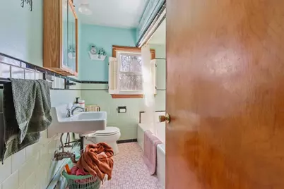 38 Garnet St, Worcester, MA 01607 - Photo 12