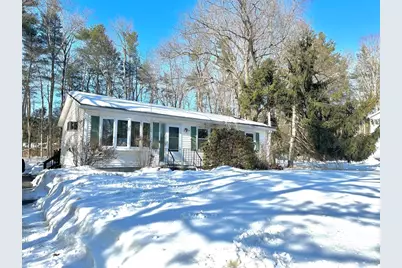 9 Hancock Ln, Greenfield, MA 01301 - Photo 2