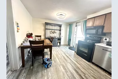 9 Hancock Ln, Greenfield, MA 01301 - Photo 6