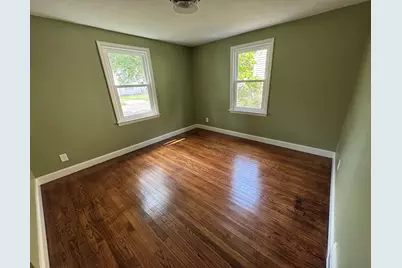 119 Powell Ave, Springfield, MA 01118 - Photo 8