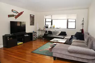 1027 Commonwealth Ave, Boston, MA 02215 - Photo 2