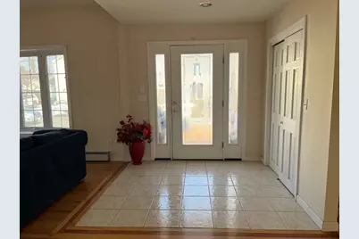 10 George St, Shrewsbury, MA 01545 - Photo 2