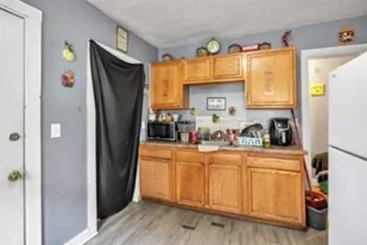 124-126 Westford Cir, Springfield, MA 01109 - Photo 16