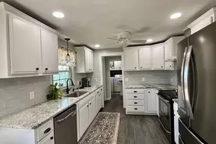 32 Crestwood Dr, Southbridge, MA 01550 - Photo 4