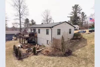 32 Crestwood Dr, Southbridge, MA 01550 - Photo 2