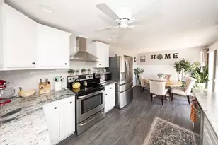 32 Crestwood Dr, Southbridge, MA 01550 - Photo 4