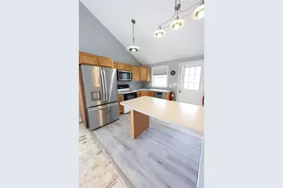 100 Valley St, Pembroke, MA 02359 - Photo 32