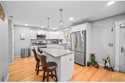 19 Observatory Ave, Haverhill, MA 01832 - Photo 2