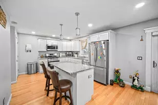 19 Observatory Ave, Haverhill, MA 01832 - Photo 2