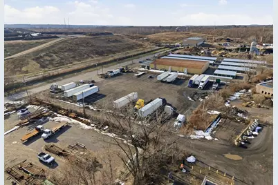 186 Agawam Ave, West Springfield, MA 01089 - Photo 4