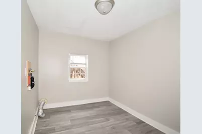 74 Cherry St, Springfield, MA 01105 - Photo 6