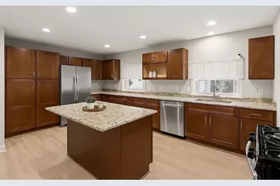 275 Lynnfield St #275, Lynn, MA 01904 - Photo 6
