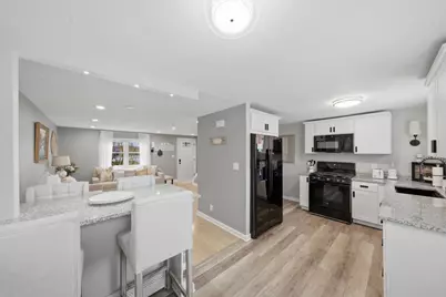 38 Village Green Dr #77, North Andover, MA 01845 - Photo 8