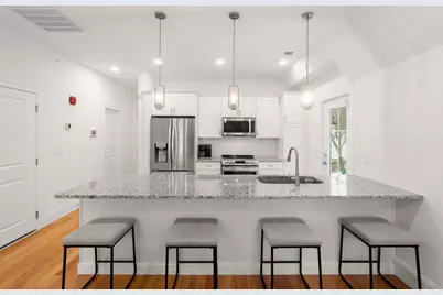 68 Chestnut St #6, Newton, MA 02465 - Photo 8