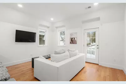68 Chestnut St #6, Newton, MA 02465 - Photo 8