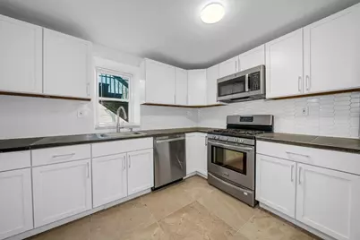 37 Cleveland St, Revere, MA 02151 - Photo 12