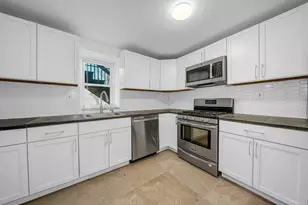 37 Cleveland St, Revere, MA 02151 - Photo 12