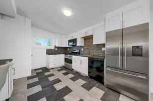 37 Cleveland St, Revere, MA 02151 - Photo 36