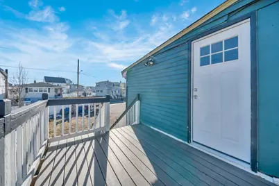 37 Cleveland St, Revere, MA 02151 - Photo 30