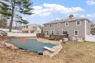 34 Robinhood Rd, Winchester, MA 01890 - Photo 2