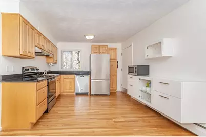 32 Jacqueline Rd #E, Waltham, MA 02452 - Photo 6