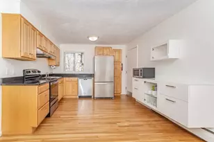 32 Jacqueline Rd, Waltham, MA 02452 - Photo 6