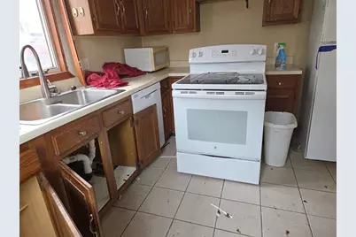 21 Bolton Street, Worcester, MA 01604 - Photo 6