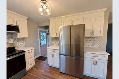 34 Flora St, Springfield, MA 01129 - Photo 8