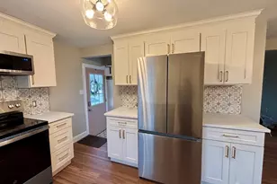 34 Flora St, Springfield, MA 01129 - Photo 8