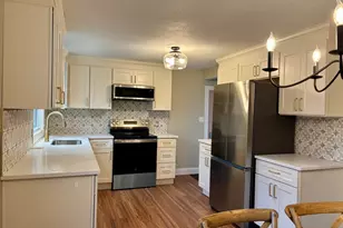 34 Flora St, Springfield, MA 01129 - Photo 6