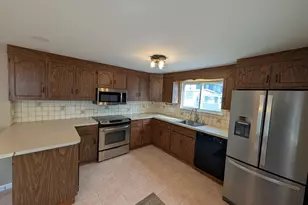 55-57 Dell, Melrose, MA 02176 - Photo 2