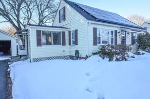 35 Beverly Ave, Uxbridge, MA 01569 - Photo 4