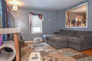 35 Beverly Ave, Uxbridge, MA 01569 - Photo 8