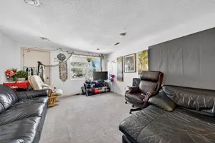 15 Longworth Ave, Brockton, MA 02301 - Photo 4