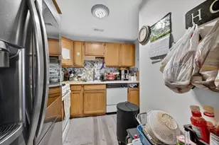 15 Longworth Ave, Brockton, MA 02301 - Photo 8