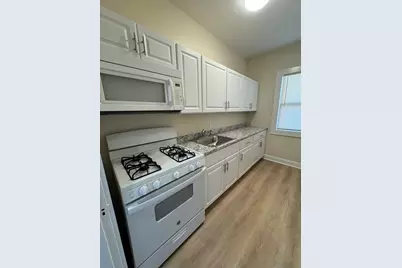 180 Richmond St #2, New Bedford, MA 02740 - Photo 4