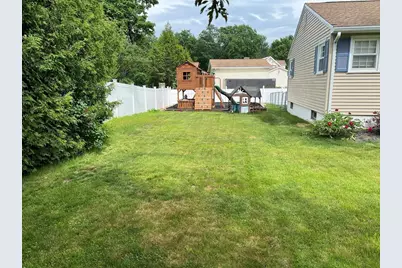 822 Shea St, Fitchburg, MA 01420 - Photo 2