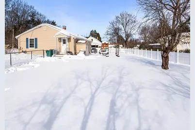 822 Shea St, Fitchburg, MA 01420 - Photo 10