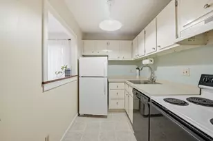 72 Barrett St, Northampton, MA 01060 - Photo 8