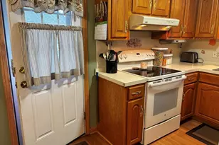 30 Catherine St, Chicopee, MA 01013 - Photo 10