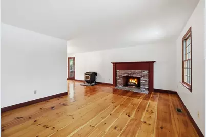 107 Henry St, Uxbridge, MA 01569 - Photo 14