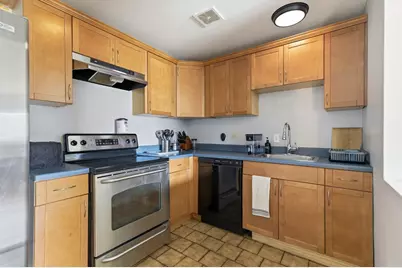 596 American Legion Hwy. #5, Boston, MA 02131 - Photo 4