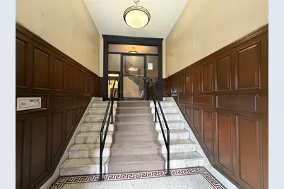 386 Riverway #4, Boston, MA 02115 - Photo 2