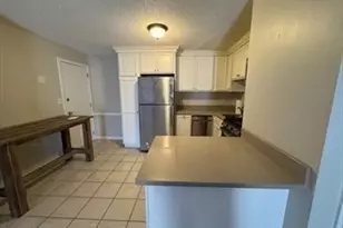 82 Boylston Ln, Lowell, MA 01852 - Photo 2